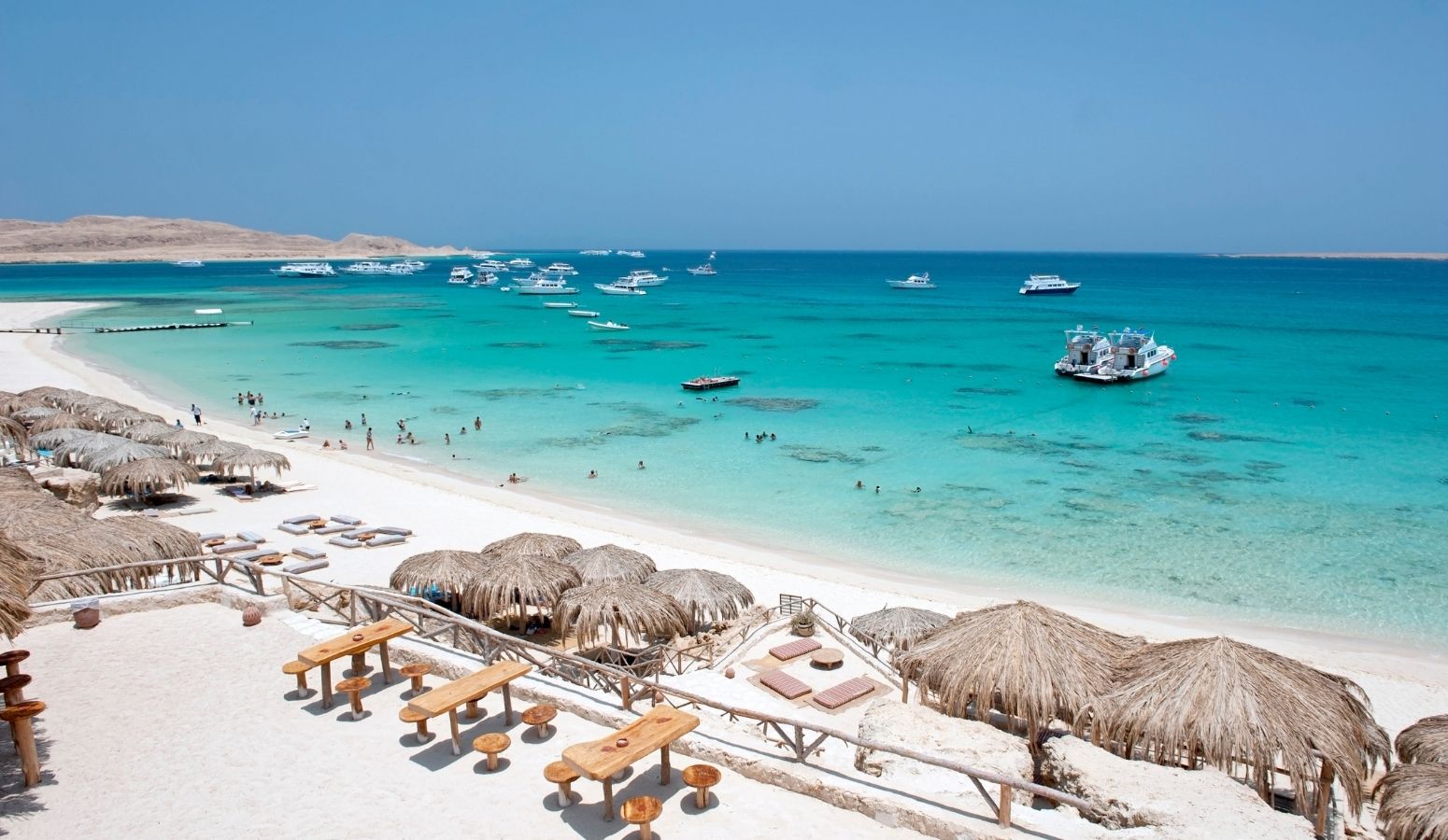 viaje-egipto-crucero-rio-nilo-Playa-en-Hurghada-monoparental